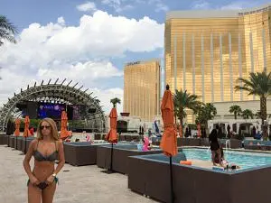 Party in piscina a Las Vegas
