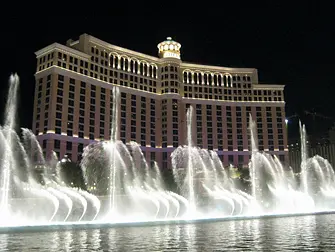 Le fontane del Bellagio di sera